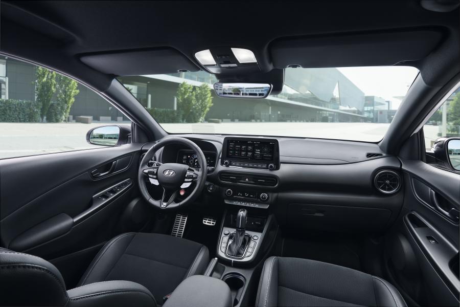 Интерьер Hyundai Kona N (OS) 2021 года  (WW) (фото 2 из 29)